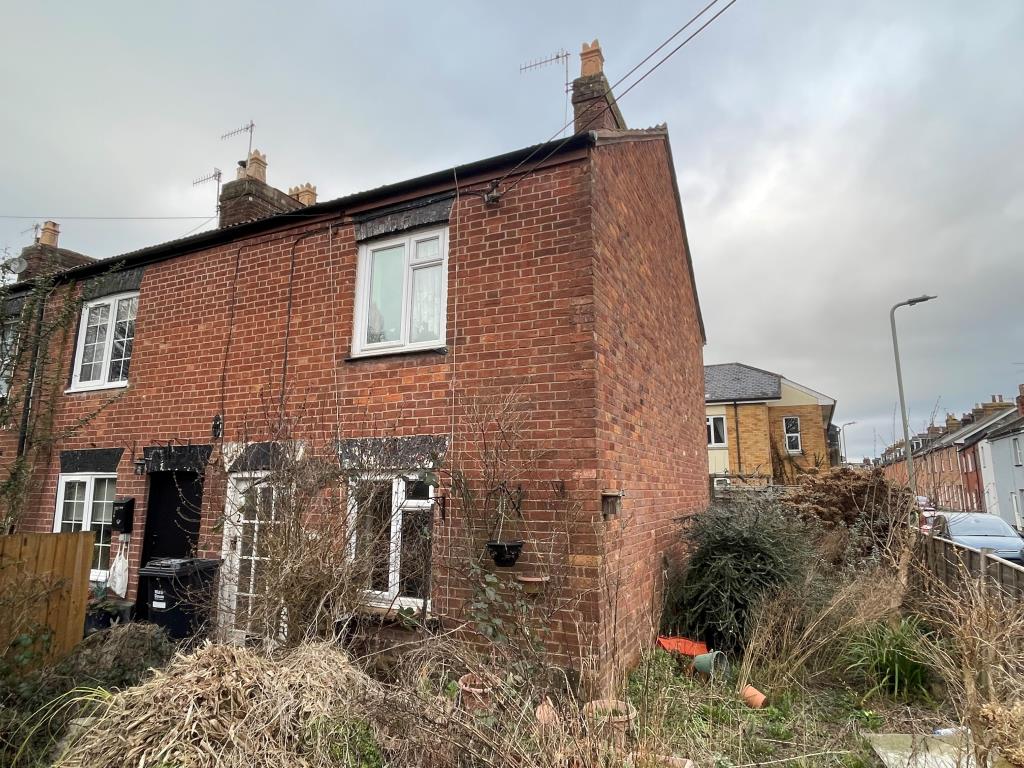 Lot: 26 - HOUSE FOR IMPROVEMENT -